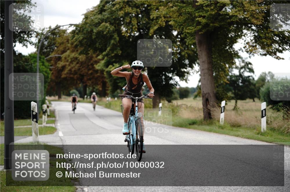30.08.2026 - Elbe Triathlon Hamburg Michael Burmester http://msf.ph/oto/10060032 30.08.2026 11:38:33 Radfahren 1465, 1626, 1633 meine-sportfotos.de