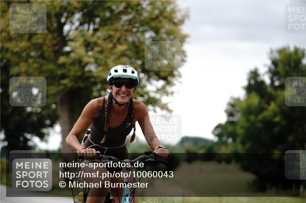 30.08.2026 - Elbe Triathlon Hamburg Michael Burmester http://msf.ph/oto/10060043 30.08.2026 11:38:34 Radfahren 1465, 1626, 1633 meine-sportfotos.de
