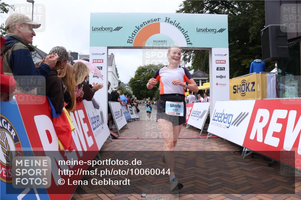 30.08.2026 - Blankeneser Heldenlauf Lena Gebhardt http://msf.ph/oto/10060044 30.08.2026 12:27:40 Ziel 2164, 2234, 2357, 4106, 4324 meine-sportfotos.de