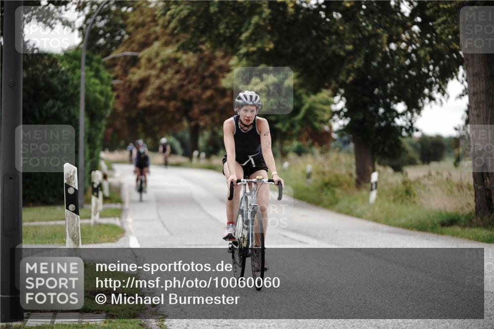 30.08.2026 - Elbe Triathlon Hamburg Michael Burmester http://msf.ph/oto/10060060 30.08.2026 11:38:54 Radfahren 1535, 1596, 1637 meine-sportfotos.de