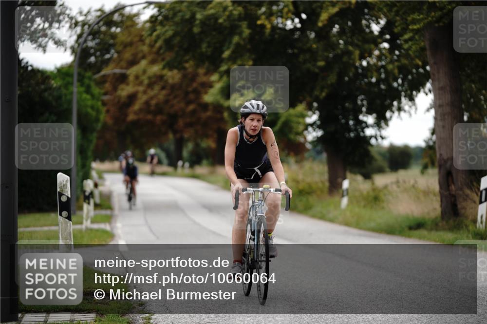 30.08.2026 - Elbe Triathlon Hamburg Michael Burmester http://msf.ph/oto/10060064 30.08.2026 11:38:54 Radfahren 1535, 1596, 1637 meine-sportfotos.de