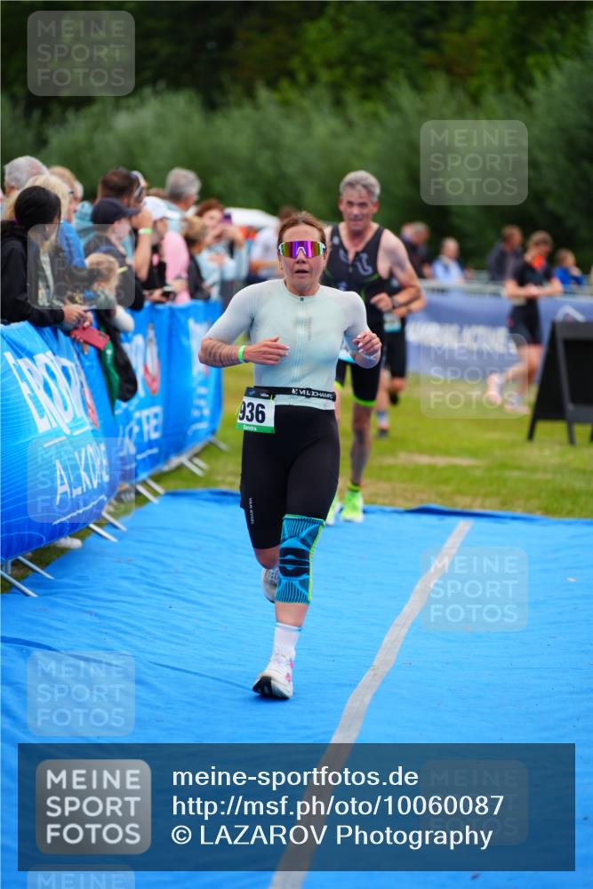 30.08.2026 - Elbe Triathlon Hamburg LAZAROV Photography http://msf.ph/oto/10060087 30.08.2026 11:39:01 Ziel 936, 1158, 1346, 1456 meine-sportfotos.de