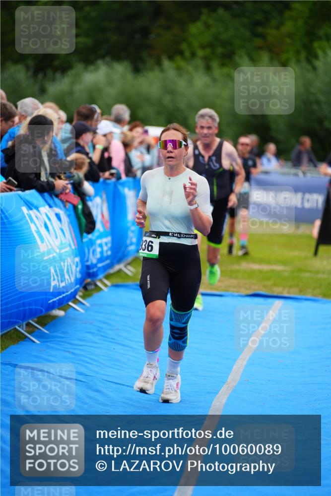 30.08.2026 - Elbe Triathlon Hamburg LAZAROV Photography http://msf.ph/oto/10060089 30.08.2026 11:39:01 Ziel 936, 1158, 1346, 1456 meine-sportfotos.de
