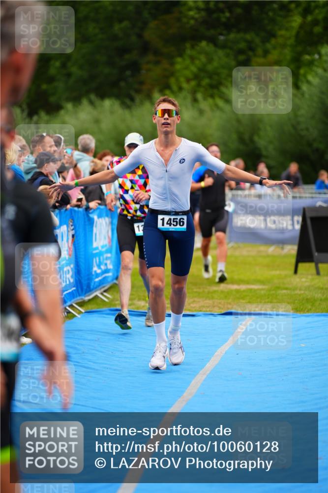 30.08.2026 - Elbe Triathlon Hamburg LAZAROV Photography http://msf.ph/oto/10060128 30.08.2026 11:39:07 Ziel 877, 1158, 1169, 1319, 1456 meine-sportfotos.de