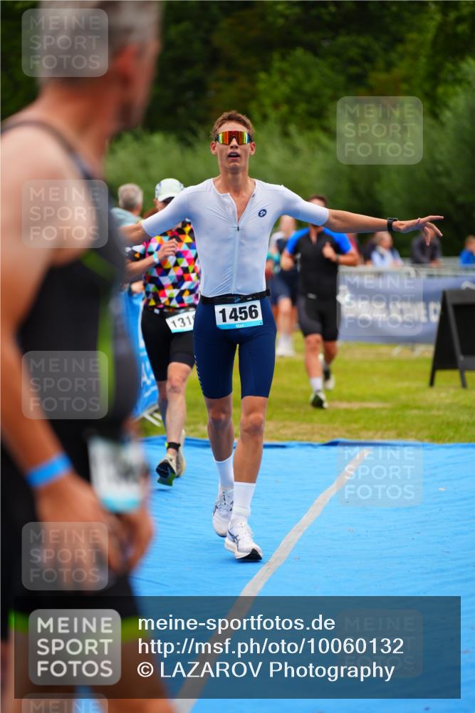 30.08.2026 - Elbe Triathlon Hamburg LAZAROV Photography http://msf.ph/oto/10060132 30.08.2026 11:39:08 Ziel 877, 1158, 1169, 1319, 1456 meine-sportfotos.de