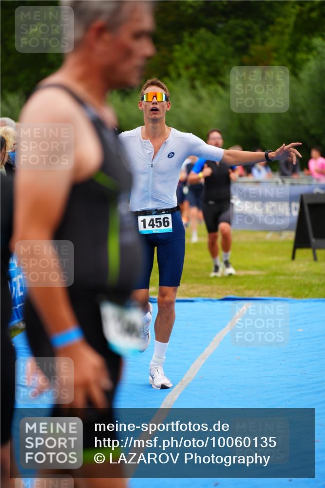 30.08.2026 - Elbe Triathlon Hamburg LAZAROV Photography http://msf.ph/oto/10060135 30.08.2026 11:39:08 Ziel 877, 1158, 1169, 1319, 1456 meine-sportfotos.de