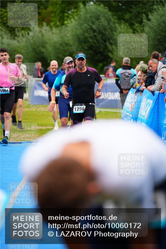 30.08.2026 - Elbe Triathlon Hamburg LAZAROV Photography http://msf.ph/oto/10060172 30.08.2026 11:39:17 Ziel 709, 877, 1064, 1123, 1125, 1205, 1214, 1256 meine-sportfotos.de