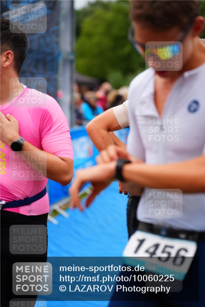 30.08.2026 - Elbe Triathlon Hamburg LAZAROV Photography http://msf.ph/oto/10060225 30.08.2026 11:39:27 Ziel 926, 992, 1205 meine-sportfotos.de