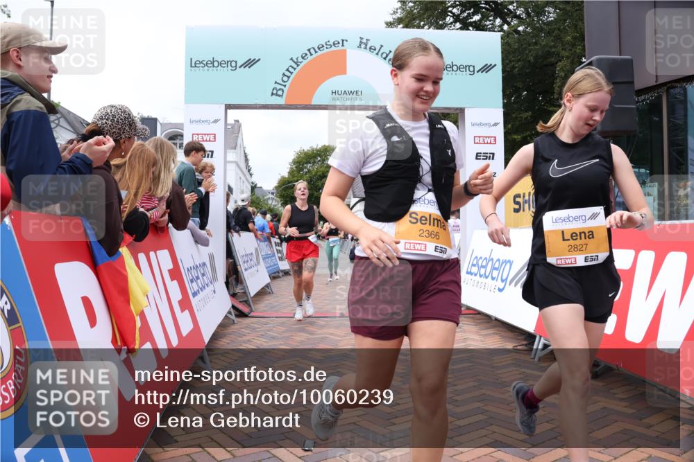 30.08.2026 - Blankeneser Heldenlauf Lena Gebhardt http://msf.ph/oto/10060239 30.08.2026 12:28:07 Ziel 2366, 2827, 4195, 4212, 4213, 4289, 4463 meine-sportfotos.de