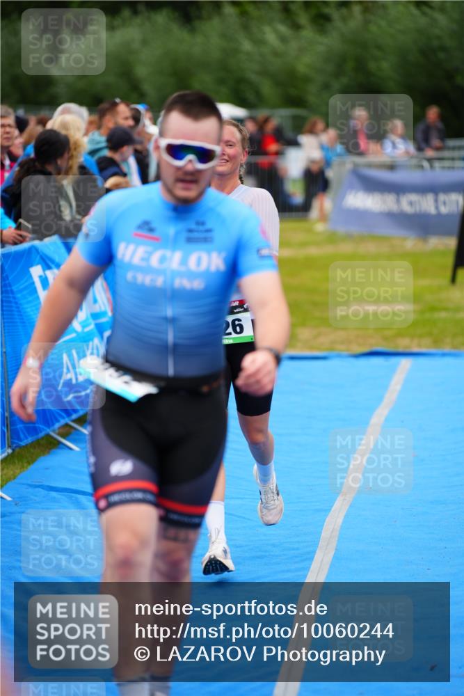 30.08.2026 - Elbe Triathlon Hamburg LAZAROV Photography http://msf.ph/oto/10060244 30.08.2026 11:39:32 Ziel 926, 979, 992 meine-sportfotos.de