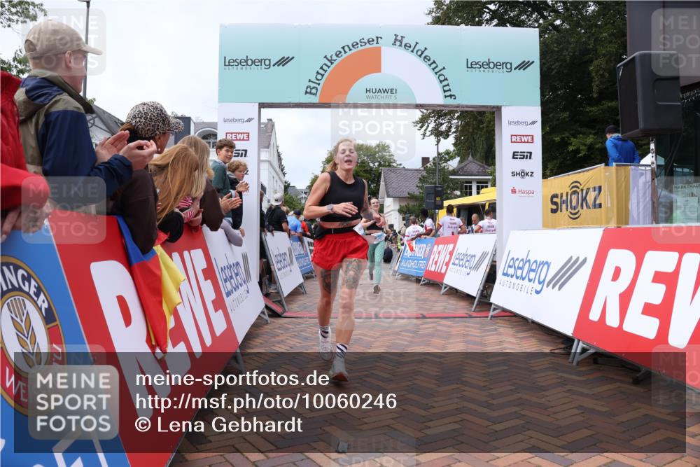 30.08.2026 - Blankeneser Heldenlauf Lena Gebhardt http://msf.ph/oto/10060246 30.08.2026 12:28:08 Ziel 2366, 2827, 4195, 4212, 4213, 4289, 4463 meine-sportfotos.de
