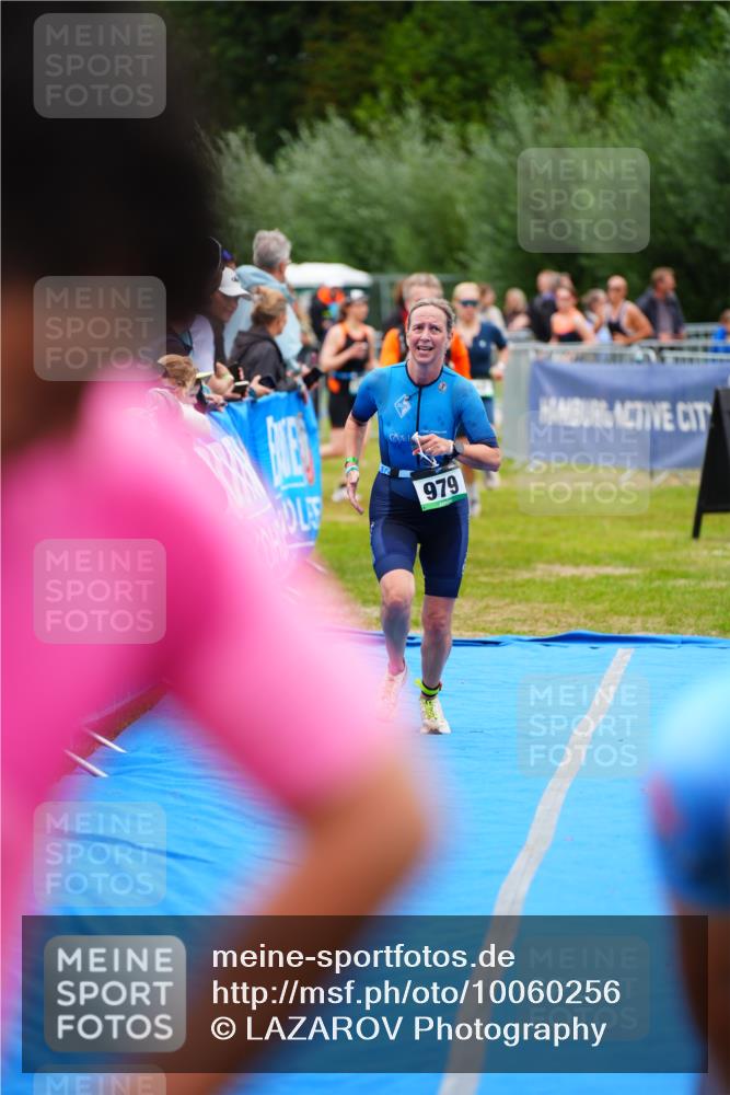 30.08.2026 - Elbe Triathlon Hamburg LAZAROV Photography http://msf.ph/oto/10060256 30.08.2026 11:39:39 Ziel 812, 979, 1146 meine-sportfotos.de