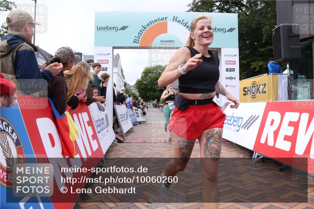 30.08.2026 - Blankeneser Heldenlauf Lena Gebhardt http://msf.ph/oto/10060260 30.08.2026 12:28:09 Ziel 2366, 2827, 4195, 4212, 4213, 4289, 4463 meine-sportfotos.de
