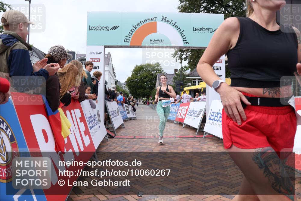 30.08.2026 - Blankeneser Heldenlauf Lena Gebhardt http://msf.ph/oto/10060267 30.08.2026 12:28:09 Ziel 2366, 2827, 4195, 4212, 4213, 4289, 4463 meine-sportfotos.de