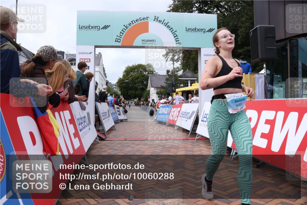 30.08.2026 - Blankeneser Heldenlauf Lena Gebhardt http://msf.ph/oto/10060288 30.08.2026 12:28:10 Ziel 2366, 2827, 4195, 4212, 4213, 4289, 4463 meine-sportfotos.de