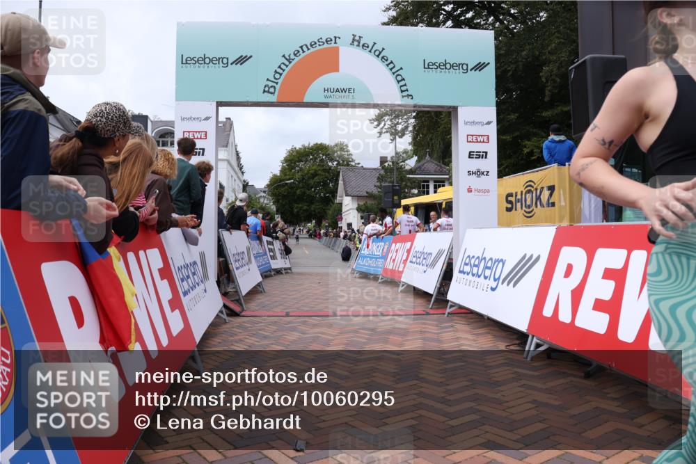 30.08.2026 - Blankeneser Heldenlauf Lena Gebhardt http://msf.ph/oto/10060295 30.08.2026 12:28:11 Ziel 2366, 2827, 4195, 4212, 4213, 4289, 4463 meine-sportfotos.de