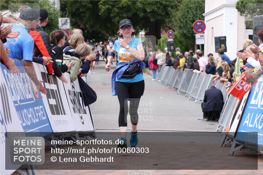 30.08.2026 - Blankeneser Heldenlauf Lena Gebhardt http://msf.ph/oto/10060303 30.08.2026 12:28:28 Ziel 2462 meine-sportfotos.de