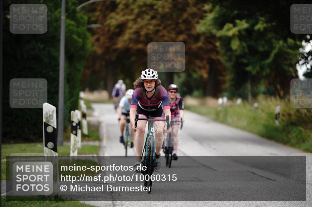 30.08.2026 - Elbe Triathlon Hamburg Michael Burmester http://msf.ph/oto/10060315 30.08.2026 11:43:20 Radfahren 1635, 1668, 1673 meine-sportfotos.de