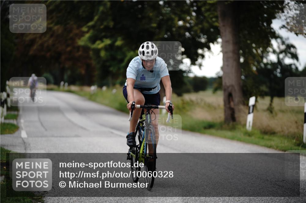 30.08.2026 - Elbe Triathlon Hamburg Michael Burmester http://msf.ph/oto/10060328 30.08.2026 11:43:24 Radfahren 1601, 1635, 1647, 1668, 1673 meine-sportfotos.de