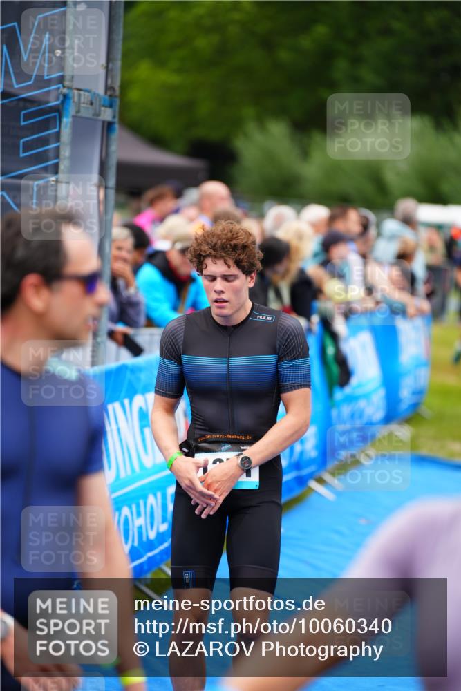 30.08.2026 - Elbe Triathlon Hamburg LAZAROV Photography http://msf.ph/oto/10060340 30.08.2026 11:39:57 Ziel 697, 742, 1268, 1371 meine-sportfotos.de