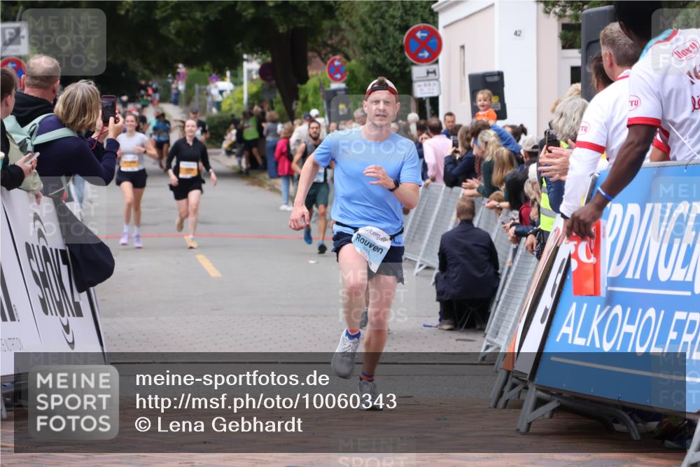 30.08.2026 - Blankeneser Heldenlauf Lena Gebhardt http://msf.ph/oto/10060343 30.08.2026 12:28:39 Ziel 2462, 4216 meine-sportfotos.de