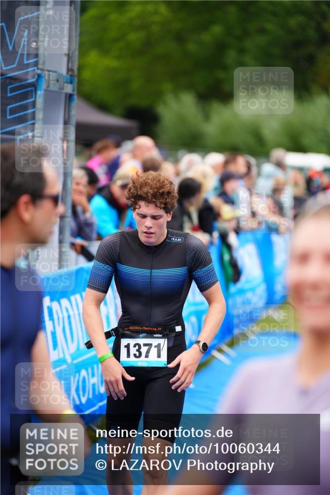 30.08.2026 - Elbe Triathlon Hamburg LAZAROV Photography http://msf.ph/oto/10060344 30.08.2026 11:39:57 Ziel 697, 742, 1268, 1371 meine-sportfotos.de