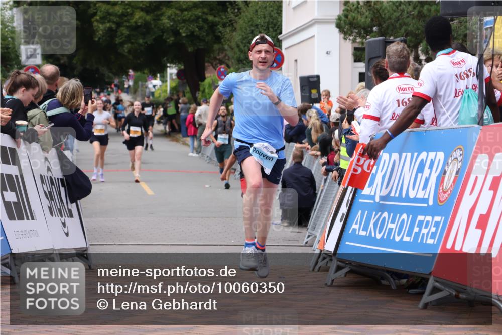 30.08.2026 - Blankeneser Heldenlauf Lena Gebhardt http://msf.ph/oto/10060350 30.08.2026 12:28:40 Ziel 4216 meine-sportfotos.de