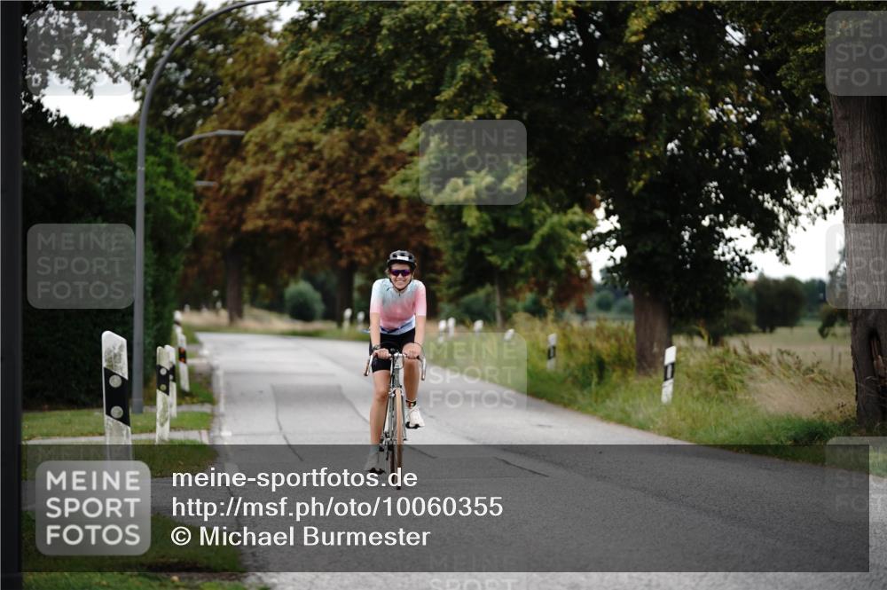 30.08.2026 - Elbe Triathlon Hamburg Michael Burmester http://msf.ph/oto/10060355 30.08.2026 11:43:54 Radfahren 1483 meine-sportfotos.de