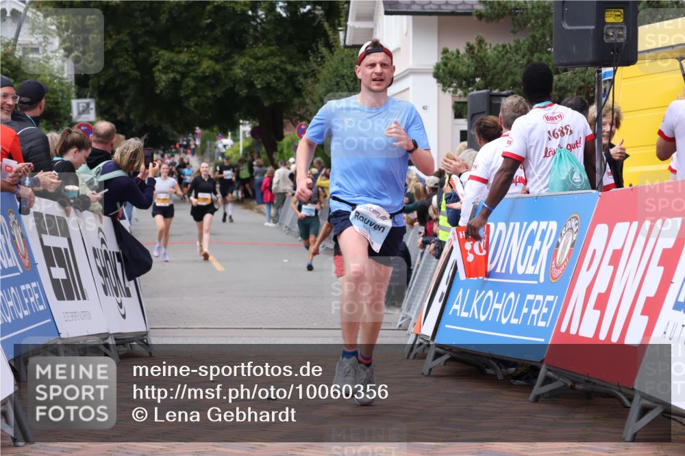30.08.2026 - Blankeneser Heldenlauf Lena Gebhardt http://msf.ph/oto/10060356 30.08.2026 12:28:41 Ziel 4216, 4246 meine-sportfotos.de