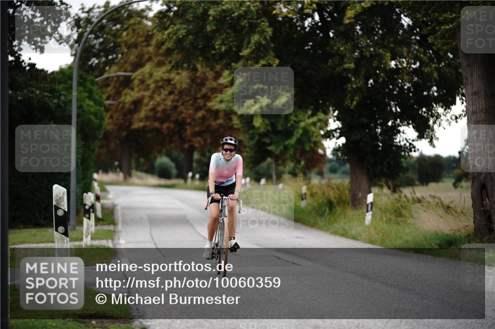 30.08.2026 - Elbe Triathlon Hamburg Michael Burmester http://msf.ph/oto/10060359 30.08.2026 11:43:54 Radfahren 1483 meine-sportfotos.de