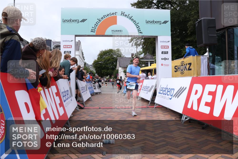 30.08.2026 - Blankeneser Heldenlauf Lena Gebhardt http://msf.ph/oto/10060363 30.08.2026 12:28:42 Ziel 4216, 4246 meine-sportfotos.de