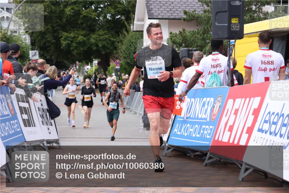 30.08.2026 - Blankeneser Heldenlauf Lena Gebhardt http://msf.ph/oto/10060380 30.08.2026 12:28:44 Ziel 4216, 4246 meine-sportfotos.de