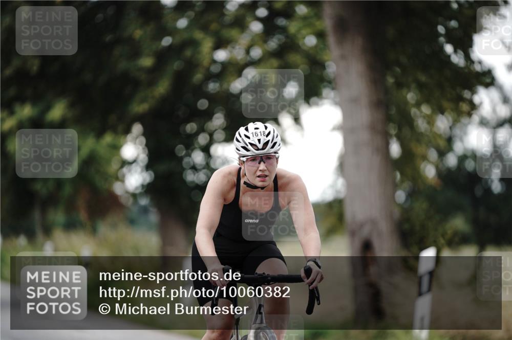 30.08.2026 - Elbe Triathlon Hamburg Michael Burmester http://msf.ph/oto/10060382 30.08.2026 11:44:22 Radfahren 1595, 1618, 1623 meine-sportfotos.de