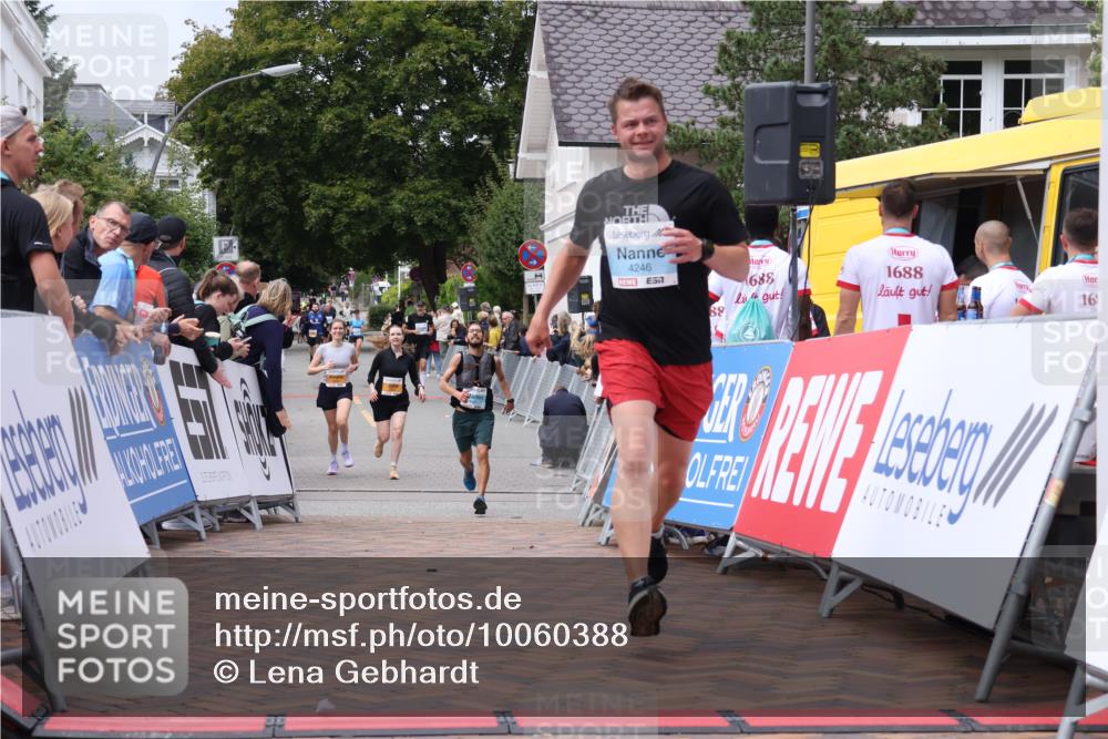 30.08.2026 - Blankeneser Heldenlauf Lena Gebhardt http://msf.ph/oto/10060388 30.08.2026 12:28:45 Ziel 4021, 4216, 4246 meine-sportfotos.de
