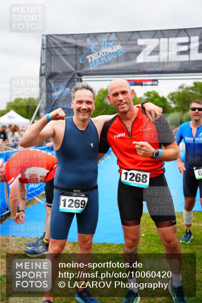 30.08.2026 - Elbe Triathlon Hamburg LAZAROV Photography http://msf.ph/oto/10060420 30.08.2026 11:40:43 Ziel 911, 1375 meine-sportfotos.de