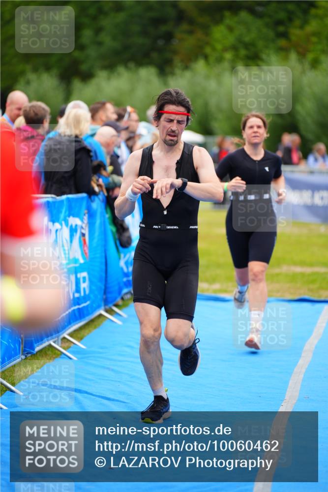 30.08.2026 - Elbe Triathlon Hamburg LAZAROV Photography http://msf.ph/oto/10060462 30.08.2026 11:40:54 Ziel 694, 933 meine-sportfotos.de