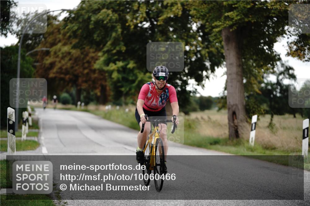 30.08.2026 - Elbe Triathlon Hamburg Michael Burmester http://msf.ph/oto/10060466 30.08.2026 11:45:34 Radfahren 1661, 1695, 1711 meine-sportfotos.de