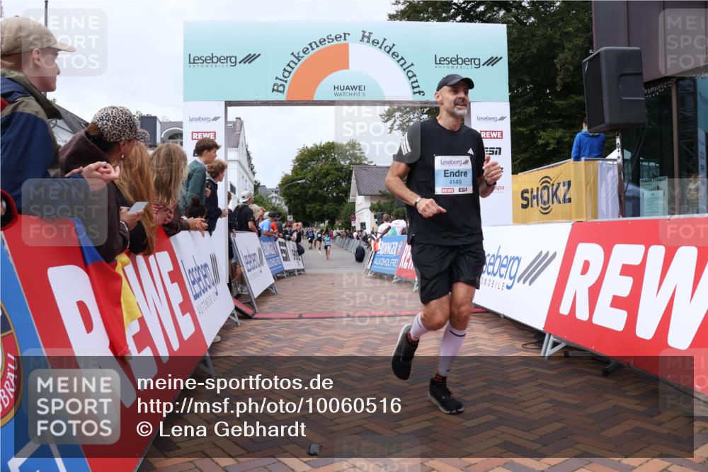 30.08.2026 - Blankeneser Heldenlauf Lena Gebhardt http://msf.ph/oto/10060516 30.08.2026 12:28:57 Ziel 2455, 2459, 4021, 4149 meine-sportfotos.de