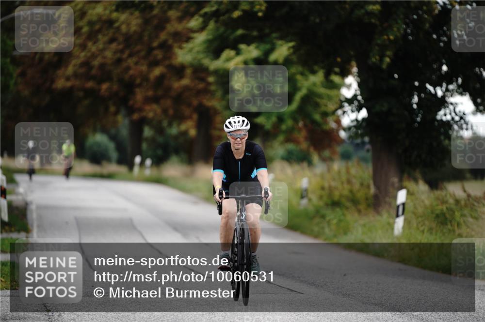 30.08.2026 - Elbe Triathlon Hamburg Michael Burmester http://msf.ph/oto/10060531 30.08.2026 11:47:01 Radfahren 1710 meine-sportfotos.de