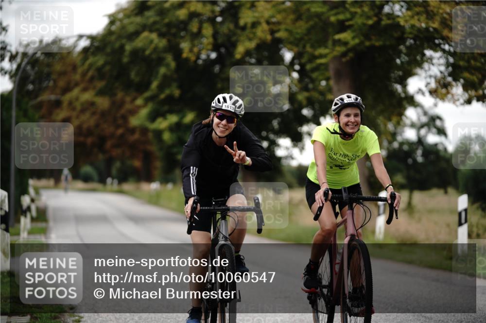 30.08.2026 - Elbe Triathlon Hamburg Michael Burmester http://msf.ph/oto/10060547 30.08.2026 11:47:14 Radfahren 1604, 1613 meine-sportfotos.de