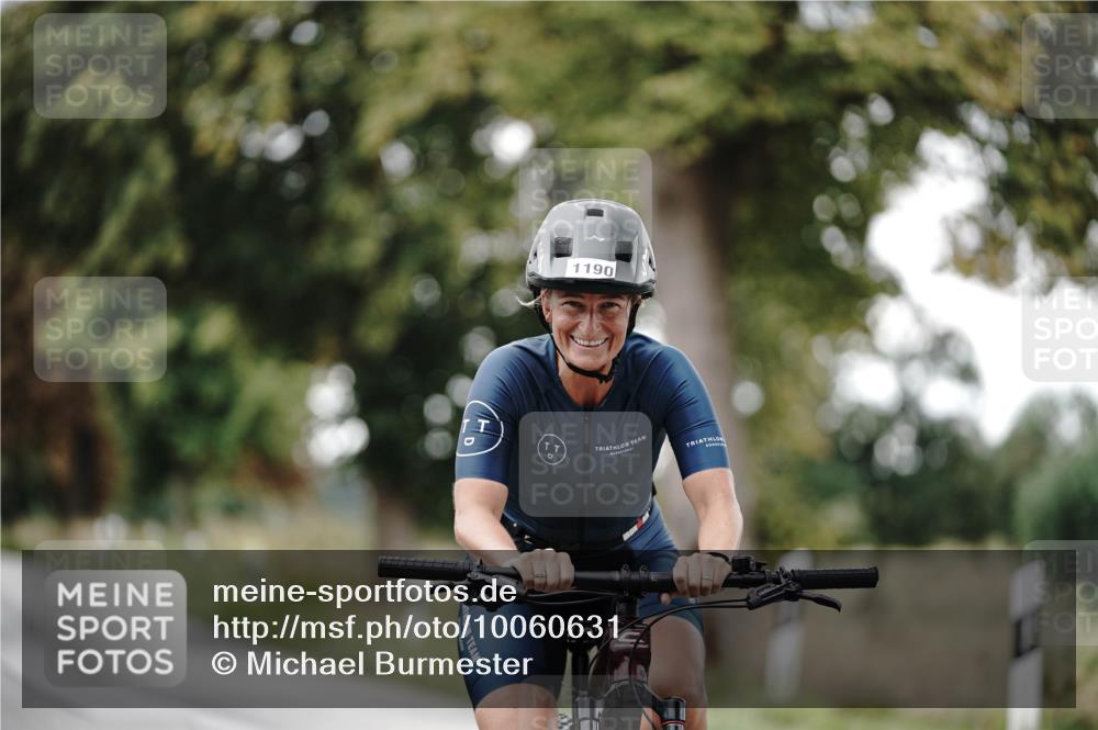 30.08.2026 - Elbe Triathlon Hamburg Michael Burmester http://msf.ph/oto/10060631 30.08.2026 11:49:55 Radfahren 1190 meine-sportfotos.de