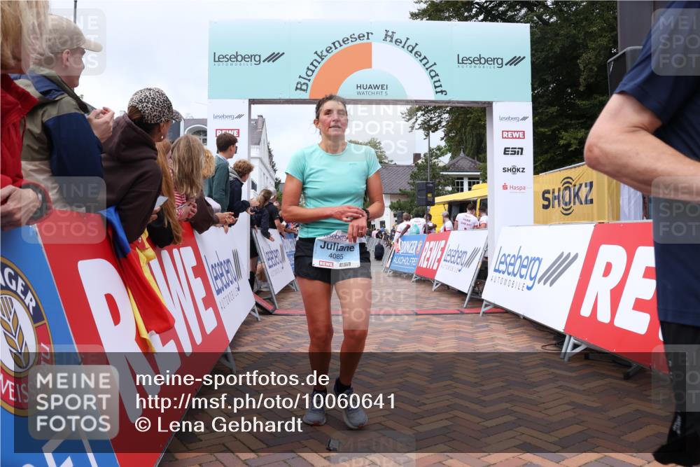 30.08.2026 - Blankeneser Heldenlauf Lena Gebhardt http://msf.ph/oto/10060641 30.08.2026 12:29:10 Ziel 2816, 4045, 4085, 4287 meine-sportfotos.de