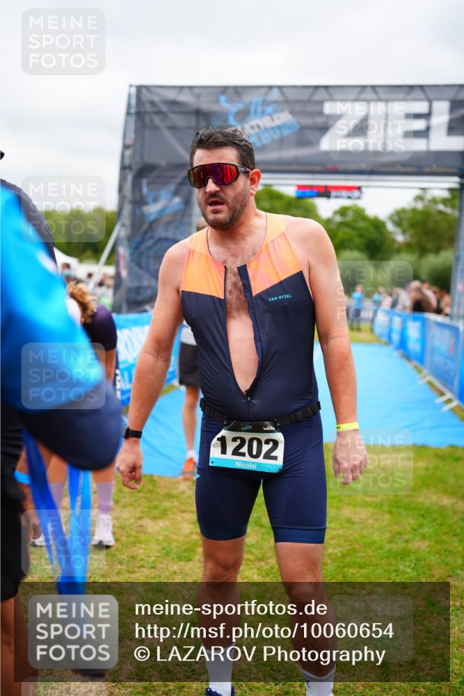 30.08.2026 - Elbe Triathlon Hamburg LAZAROV Photography http://msf.ph/oto/10060654 30.08.2026 11:41:39 Ziel 795, 1209, 1449 meine-sportfotos.de