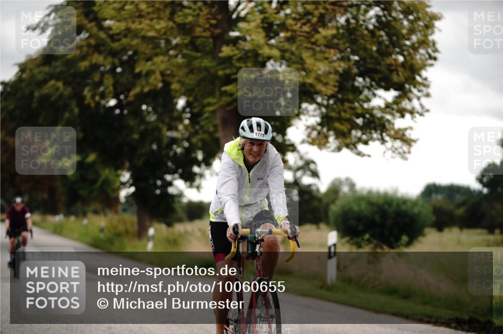30.08.2026 - Elbe Triathlon Hamburg Michael Burmester http://msf.ph/oto/10060655 30.08.2026 11:50:31 Radfahren 1605, 1717, 1720 meine-sportfotos.de