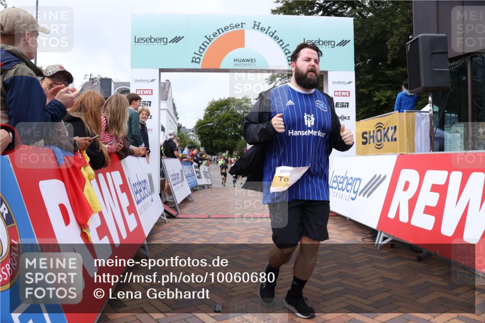 30.08.2026 - Blankeneser Heldenlauf Lena Gebhardt http://msf.ph/oto/10060680 30.08.2026 12:29:14 Ziel 2816, 4045, 4085 meine-sportfotos.de