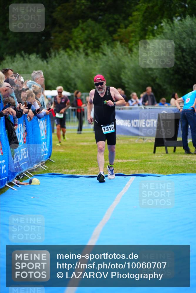 30.08.2026 - Elbe Triathlon Hamburg LAZAROV Photography http://msf.ph/oto/10060707 30.08.2026 11:41:54 Ziel 720, 1272, 1310 meine-sportfotos.de
