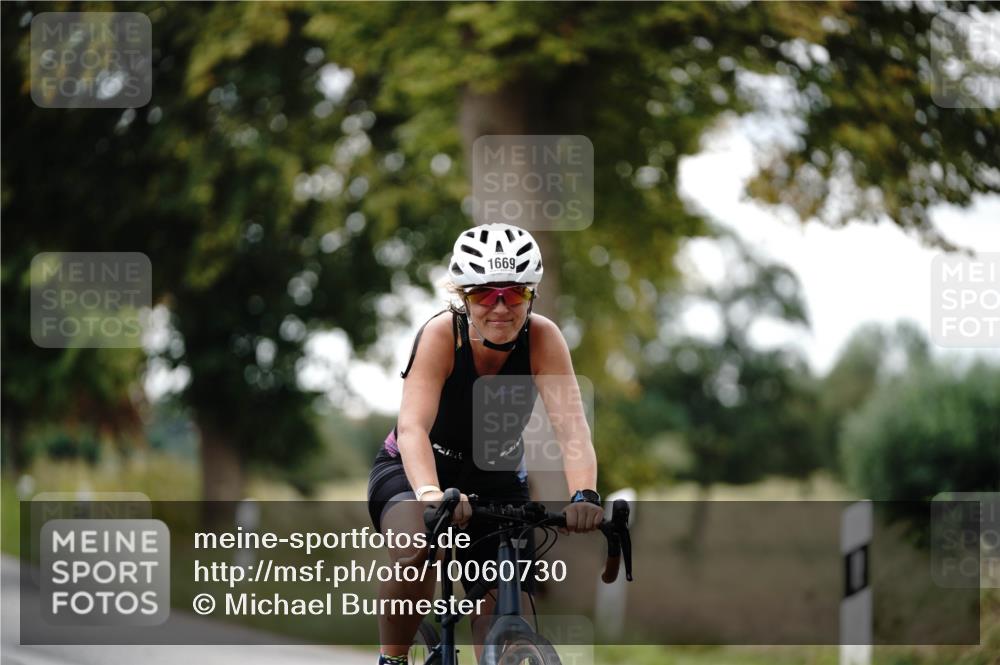 30.08.2026 - Elbe Triathlon Hamburg Michael Burmester http://msf.ph/oto/10060730 30.08.2026 11:53:31 Radfahren 1669 meine-sportfotos.de