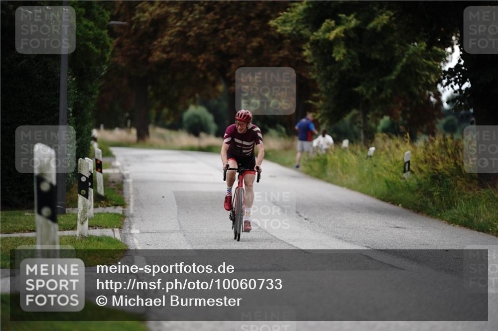 30.08.2026 - Elbe Triathlon Hamburg Michael Burmester http://msf.ph/oto/10060733 30.08.2026 12:19:25 Radfahren  meine-sportfotos.de