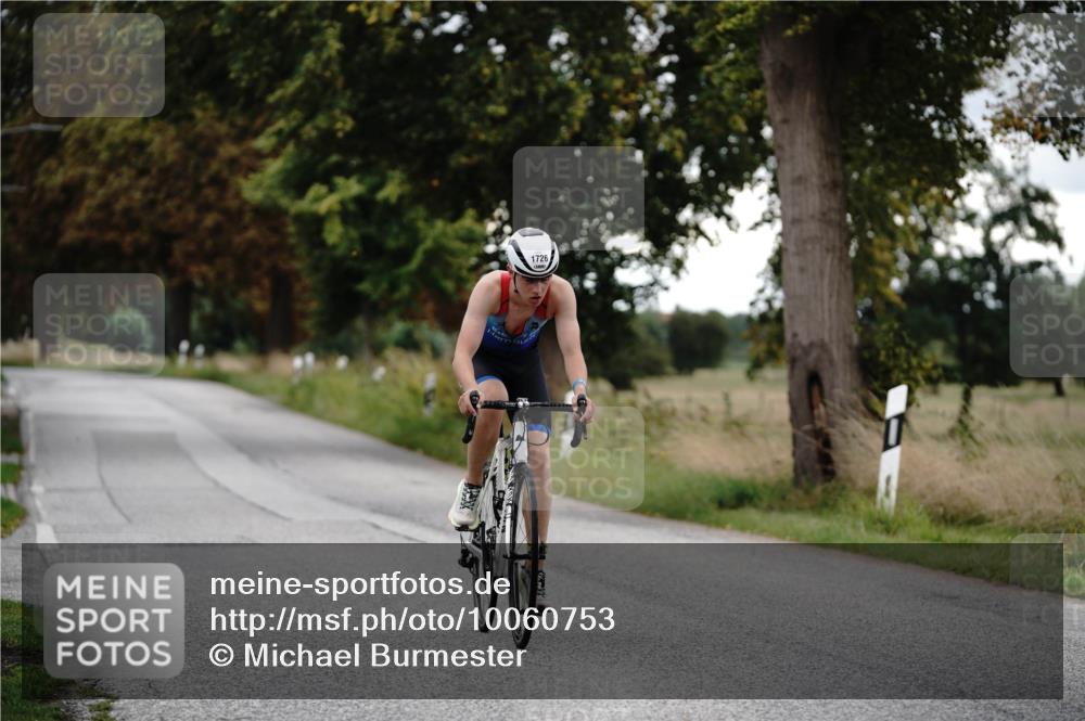 30.08.2026 - Elbe Triathlon Hamburg Michael Burmester http://msf.ph/oto/10060753 30.08.2026 12:24:55 Radfahren 1723, 1726 meine-sportfotos.de