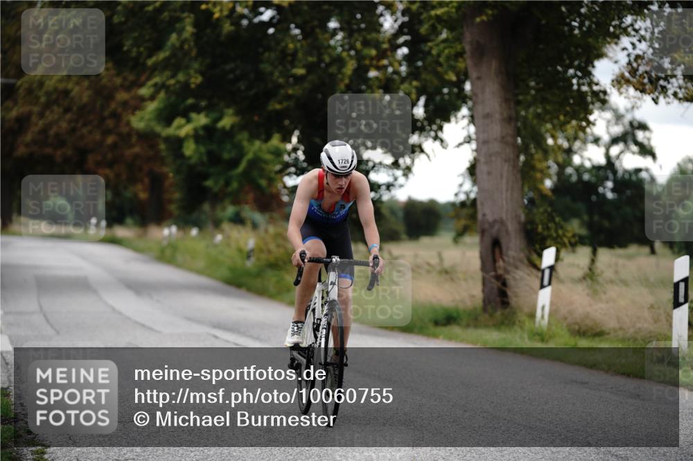 30.08.2026 - Elbe Triathlon Hamburg Michael Burmester http://msf.ph/oto/10060755 30.08.2026 12:24:55 Radfahren 1723, 1726 meine-sportfotos.de